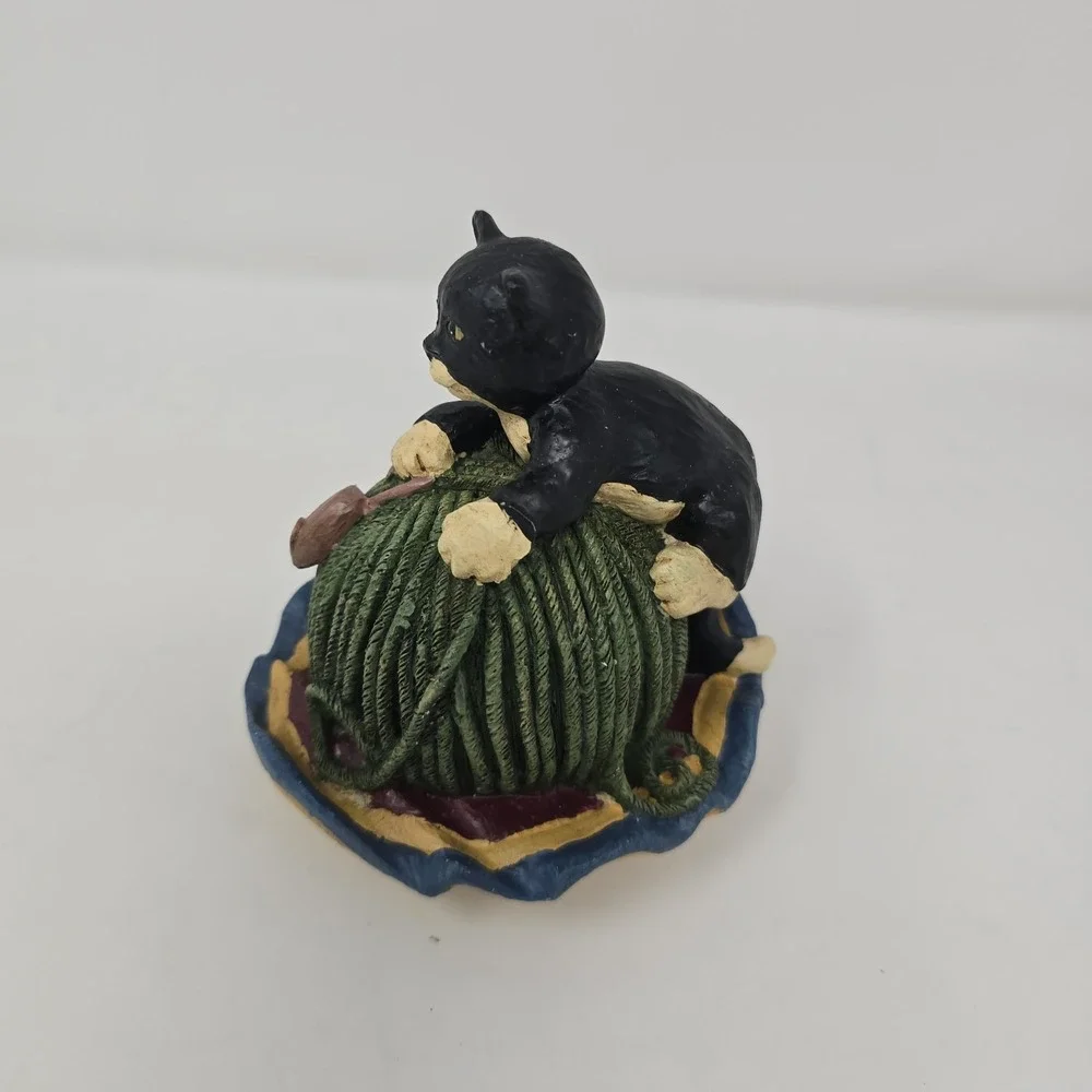 Vintage‎ Cat Playing With Yarn Music,Spinning Figurine
